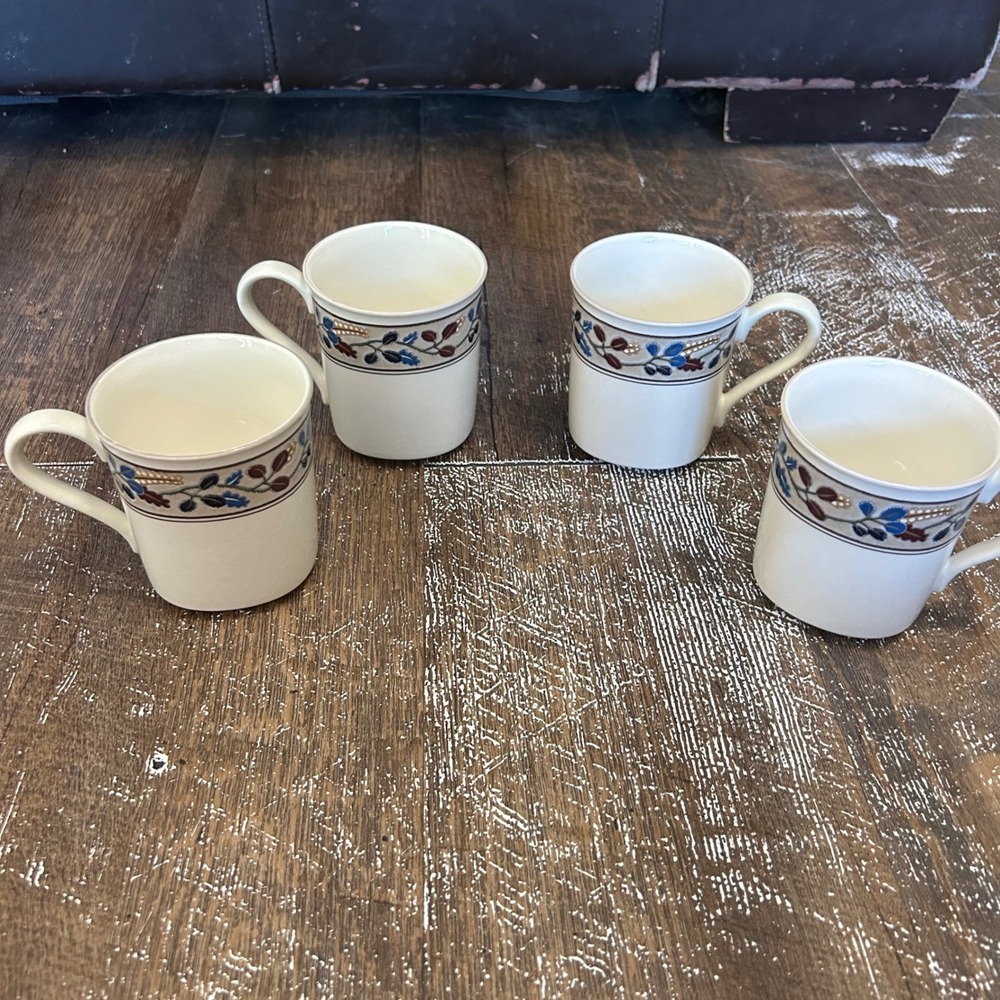 Mikasa Intaglio Hacienda CAC26 Coffee Mugs Set of 4 Cream Floral Japan Vintage